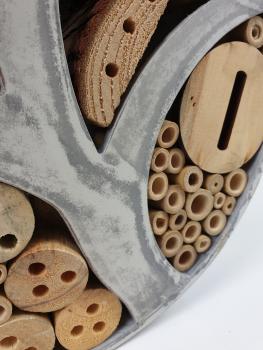 Insektenhotel Lebensbaum zum Aufhängen 30cm